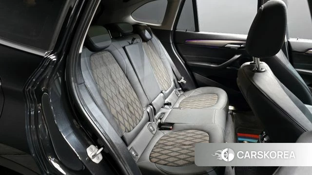 BMW X1 (F48) 2021 Черный из Кореи, фото 2