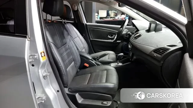 Renault Korea (Samsung) SM3 Z.E. 2019 Серебряный из Кореи, фото 2