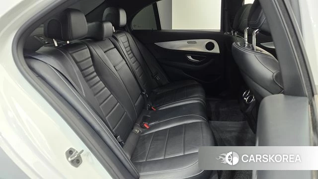 Mercedes-Benz E-Class W213 2019 Белый из Кореи, фото 2