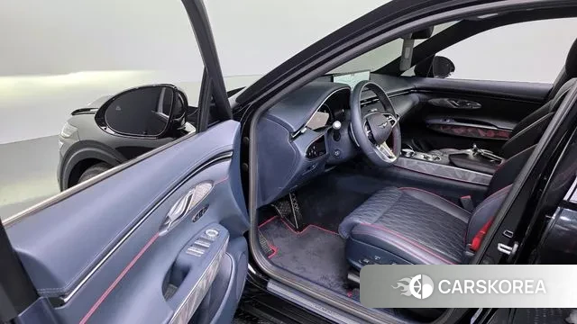 Genesis GV70 2022 Черный из Кореи, фото 2