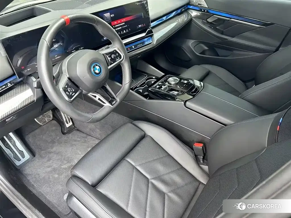 BMW i5 2026 Черный из Китая, фото 2