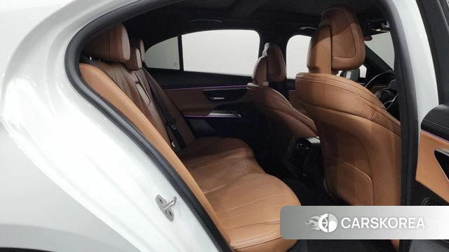 Mercedes-Benz E-Class W214 2024 Белый из Кореи, фото 2