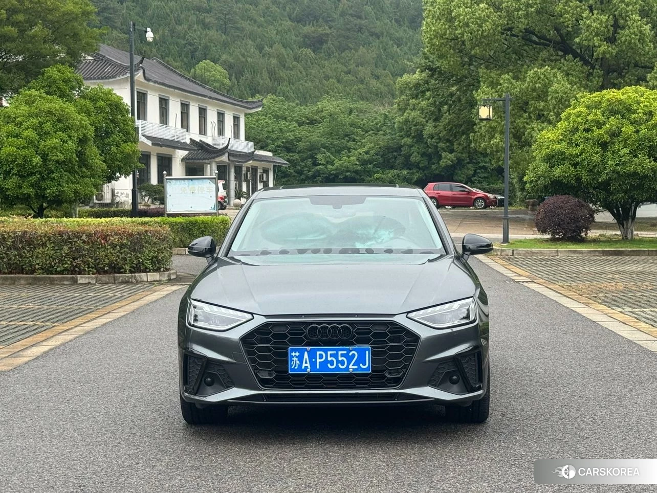 Audi A4L 2021 Темно-серый из Китая, фото 2