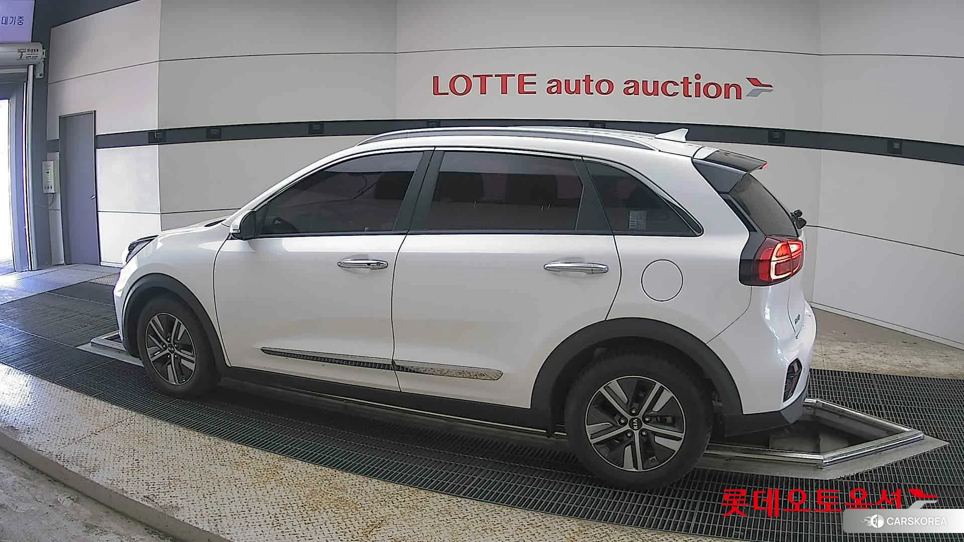 Kia Niro Hybrid 2020 Snow White Pearl (optional) из Кореи, фото 2