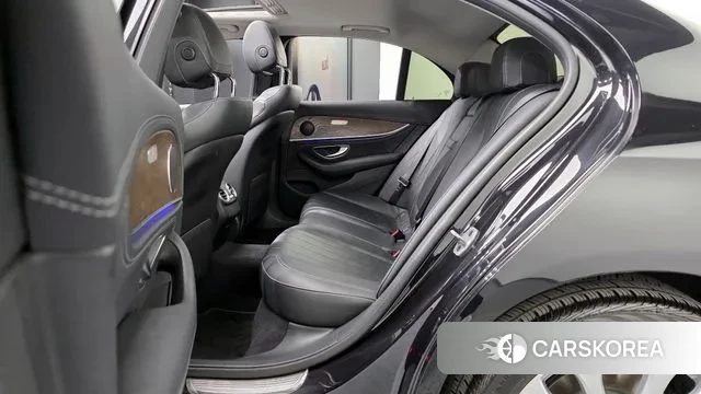 Mercedes-Benz E-Class W213 2019 Черный из Кореи, фото 2