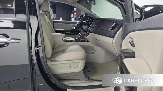 Kia The New Carnival 2018 Черный из Кореи, фото 2