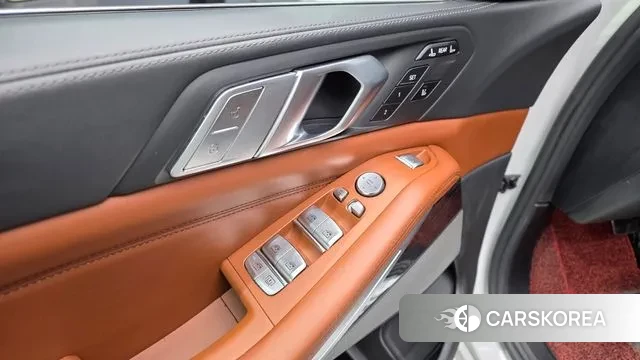 BMW X7 (G07) 2021 Белый из Кореи, фото 2