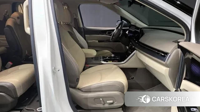 Kia Carnival 4th generation 2023 Белый из Кореи, фото 2