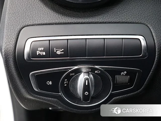 Mercedes-Benz C-Class W205 2018 Белый из Кореи, фото 2