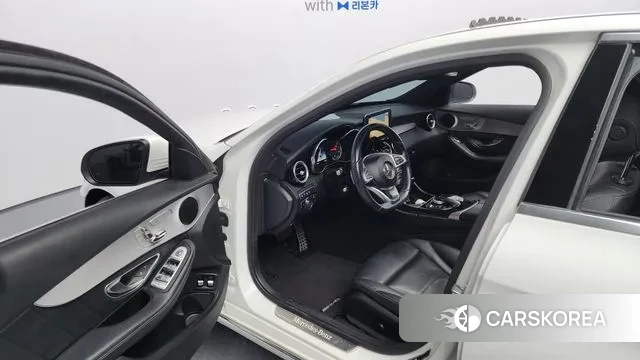 Mercedes-Benz C-Class W205 2018 Белый из Кореи, фото 2