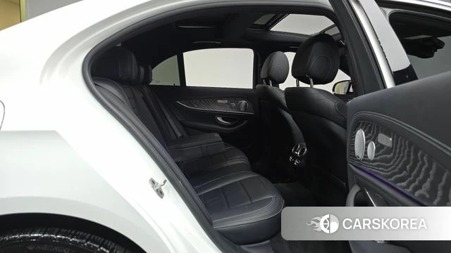 Mercedes-Benz E-Class W213 2020 Белый из Кореи, фото 2