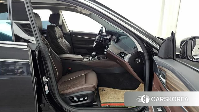 BMW 6 Series GT (G32) 2022 Черный из Кореи, фото 2
