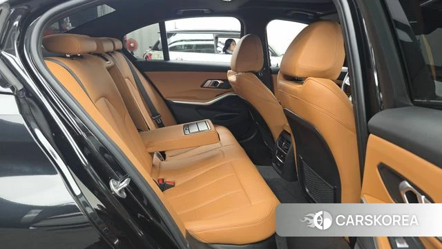 BMW 3 Series (G20) 2022 Черный из Кореи, фото 2