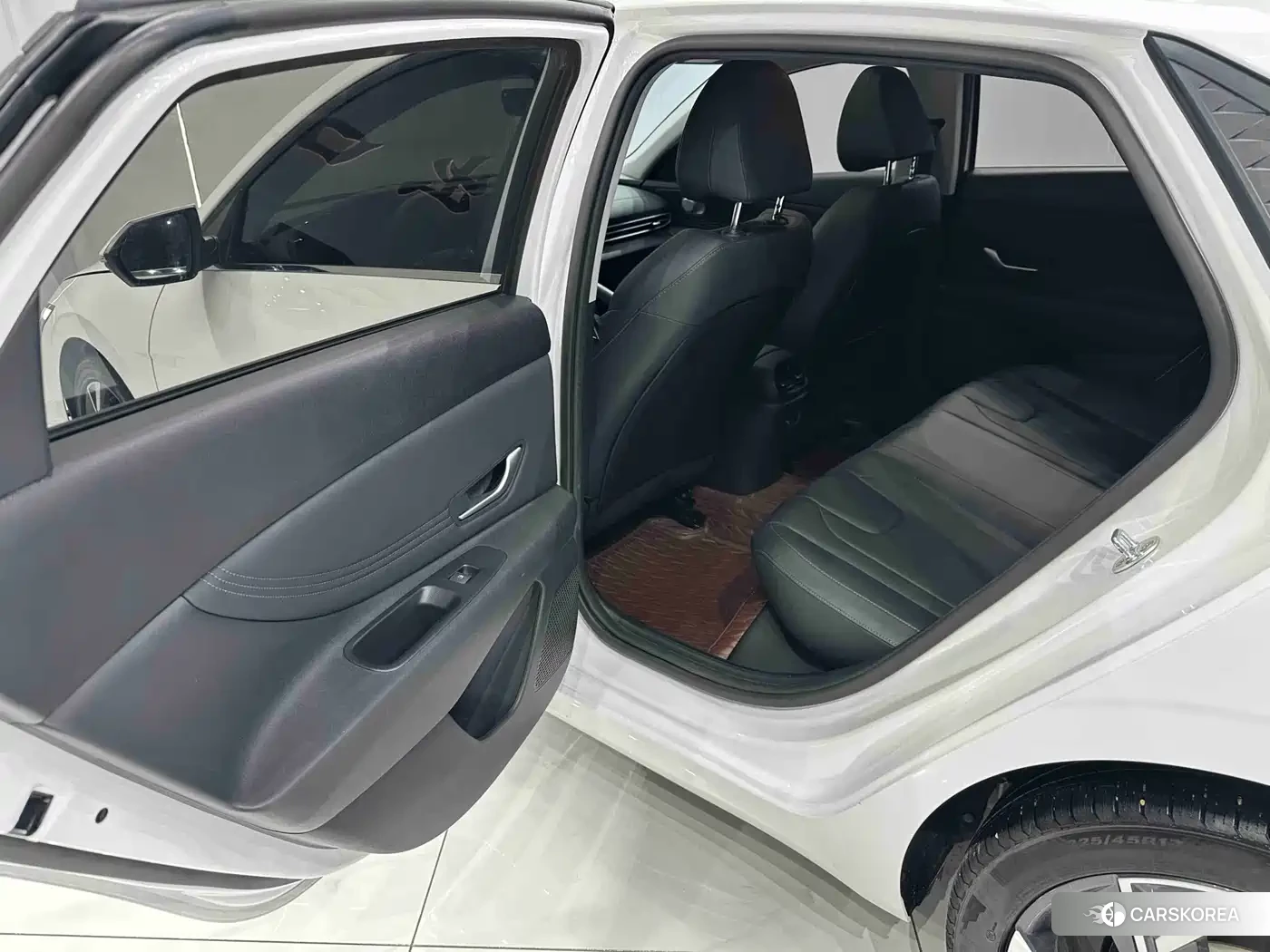 Hyundai Elantra 2024 Белый из Китая, фото 2