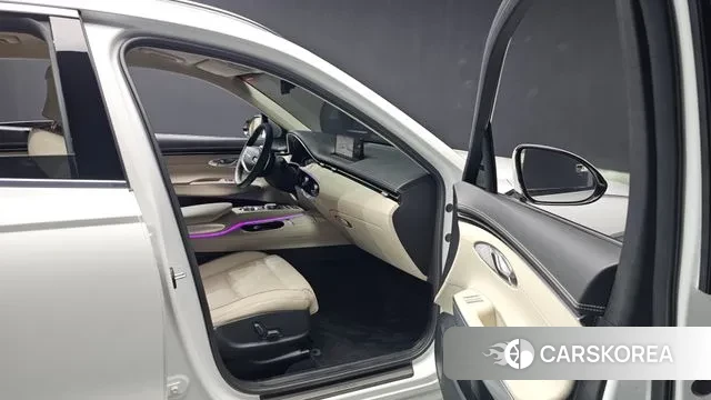 Genesis GV70 2021 Белый из Кореи, фото 2