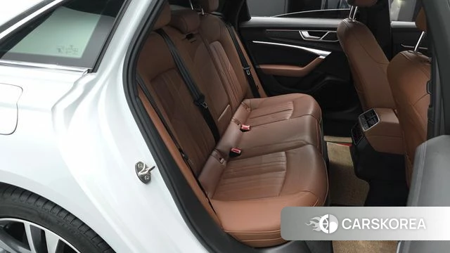 Audi A6 (C8) 2023 Белый из Кореи, фото 2