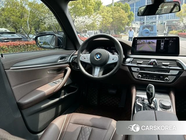 BMW 5 series 2023 Черный из Китая, фото 2