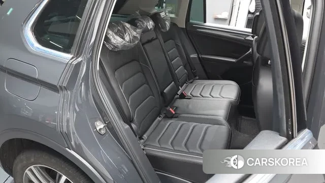 Volkswagen Tiguan second Generation 2023 Серый из Кореи, фото 2