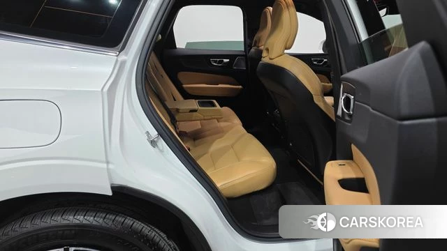 Volvo XC60 second Generation 2019 Белый из Кореи, фото 2