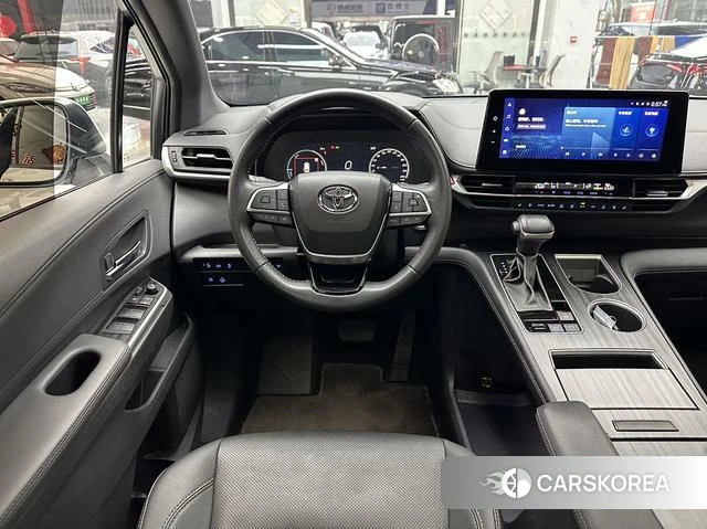 Toyota Saina 2023 Белый из Китая, фото 2