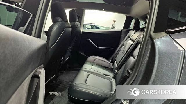 Tesla Model Y 2023 Серый из Кореи, фото 2