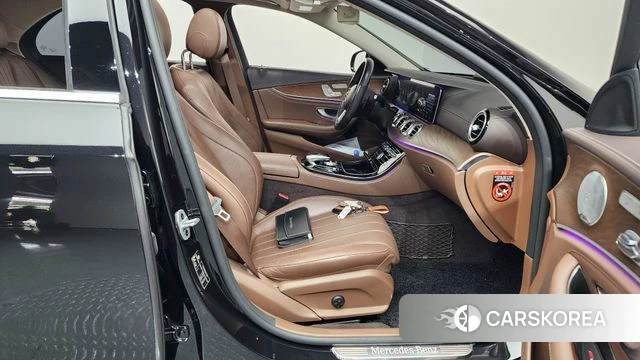 Mercedes-Benz E-Class W213 2019 Черный из Кореи, фото 2