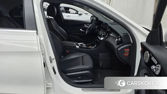 Mercedes-Benz C-Class W205 2019 Белый из Кореи, фото 2