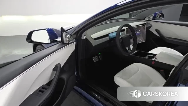 Tesla Model 3 2024 Синий из Кореи, фото 2