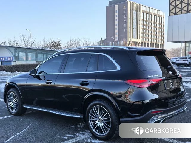 Mercedes-Benz GLC 2024 Черный из Китая, фото 2