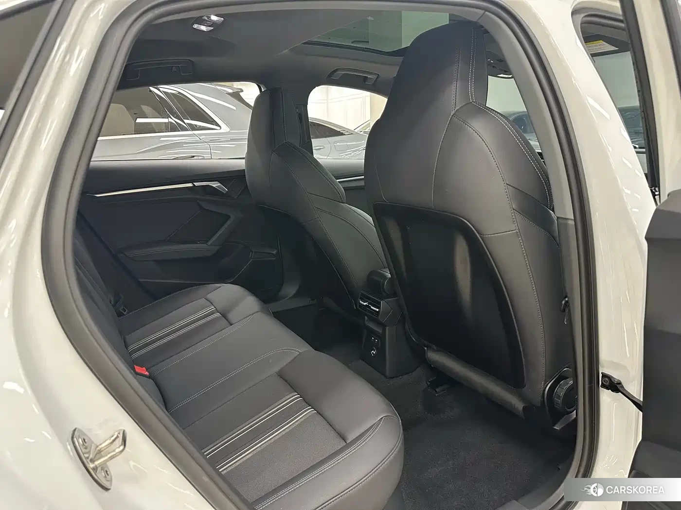 Audi A3 2023 Белый из Китая, фото 2