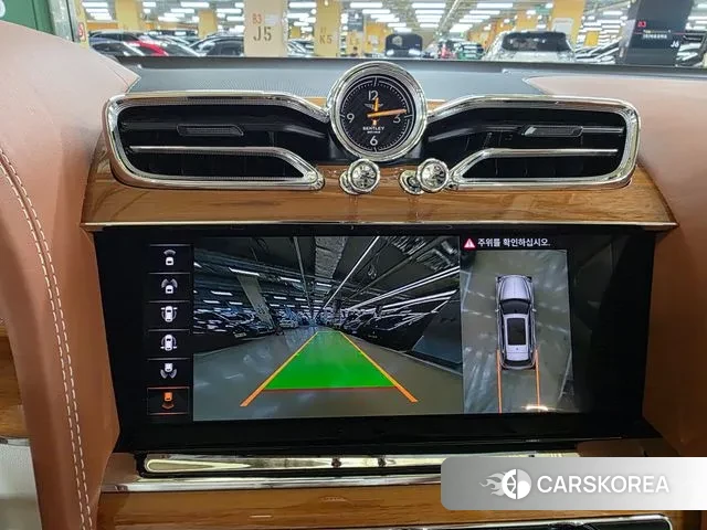 Bentley Bentayga 2023 Жемчужный цвет из Кореи, фото 2