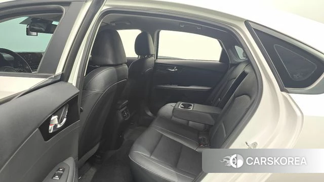 Kia The New K3 2nd generation 2022 Белый из Кореи, фото 2