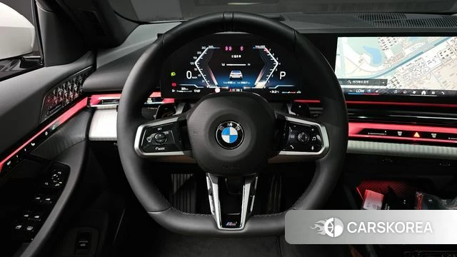 BMW 5 Series (G60) 2025 Белый из Кореи, фото 2