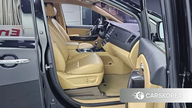 Kia The New Carnival 2019 Черный из Кореи, фото 2