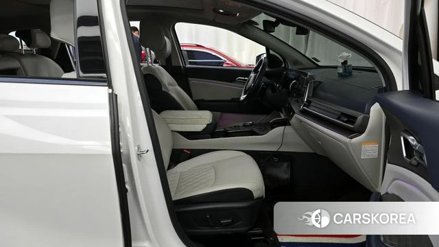 Kia Sportage 5th Generation Hybrid 2021 Белый из Кореи, фото 2