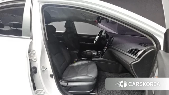 Hyundai Avante AD 2018 Белый из Кореи, фото 2