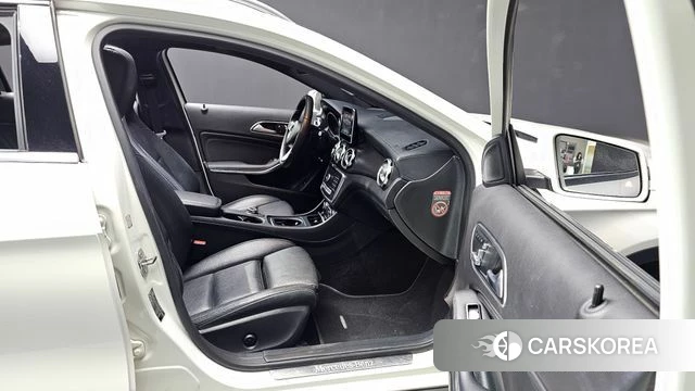 Mercedes-Benz GLA-Class X156 2018 Белый из Кореи, фото 2