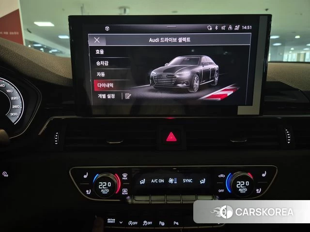 Audi A4 (B9) 2023 Черный из Кореи, фото 2