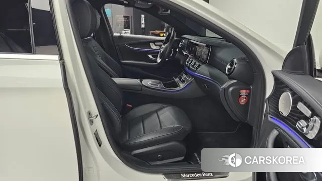 Mercedes-Benz E-Class W213 2022 Белый из Кореи, фото 2