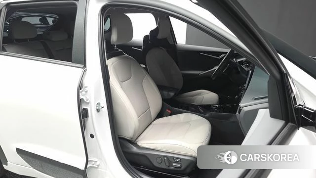 Kia Di Ol Nu Niro 2024 Белый из Кореи, фото 2