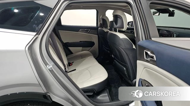 Kia Sportage 5th Generation 2023 Серебряный из Кореи, фото 2