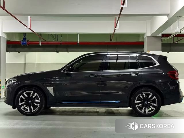 BMW iX3 2021 Черный из Китая, фото 2