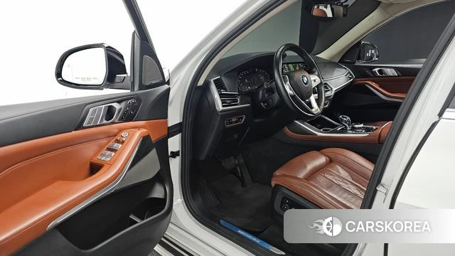 BMW X7 (G07) 2021 Белый из Кореи, фото 2