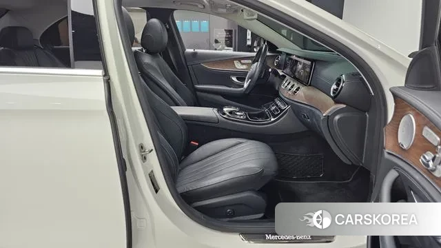 Mercedes-Benz E-Class W213 2020 Белый из Кореи, фото 2