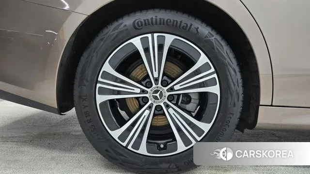 Mercedes-Benz E-Class W214 2024 Коричневый из Кореи, фото 2