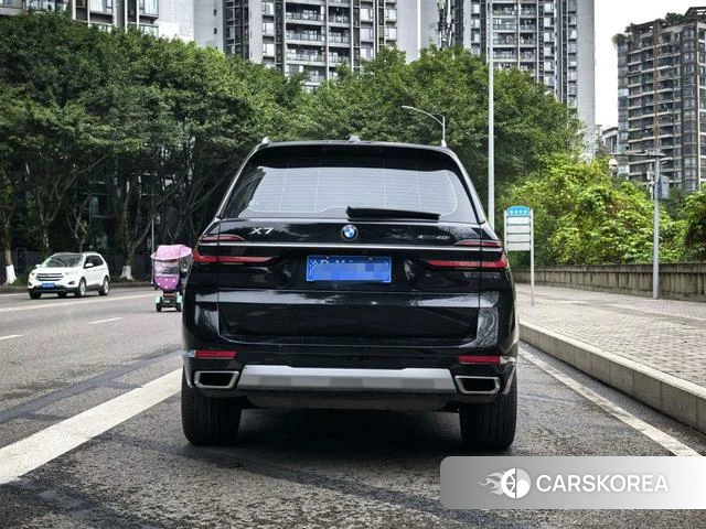 BMW X7 2023 Черный из Китая, фото 2