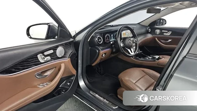 Mercedes-Benz E-Class W213 2019 Серый из Кореи, фото 2