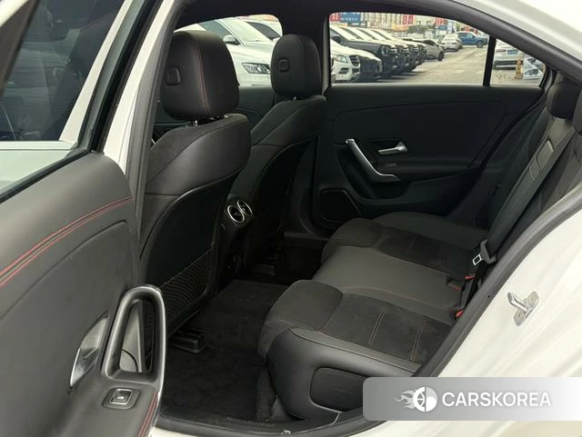 Mercedes-Benz Class A 2025 Белый из Китая, фото 2