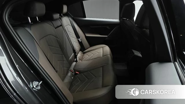 BMW 5 Series (G60) 2024 Серый из Кореи, фото 2