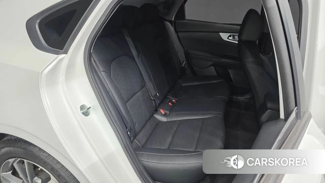 Kia The New K3 2nd generation 2022 Белый из Кореи, фото 2